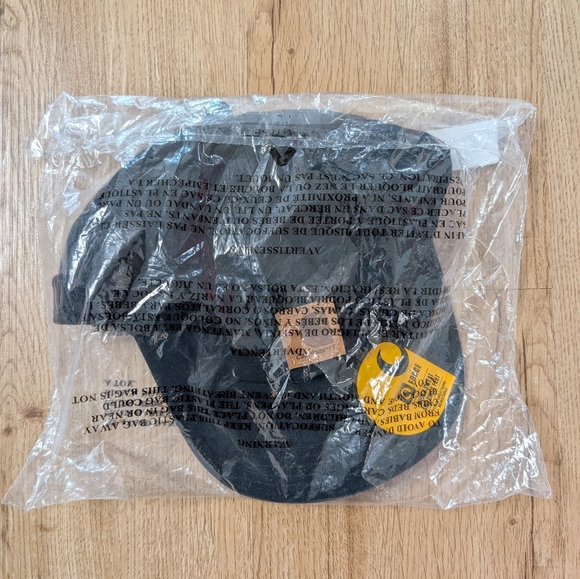 Carhartt hat SKU09 - Picture 2 of 4